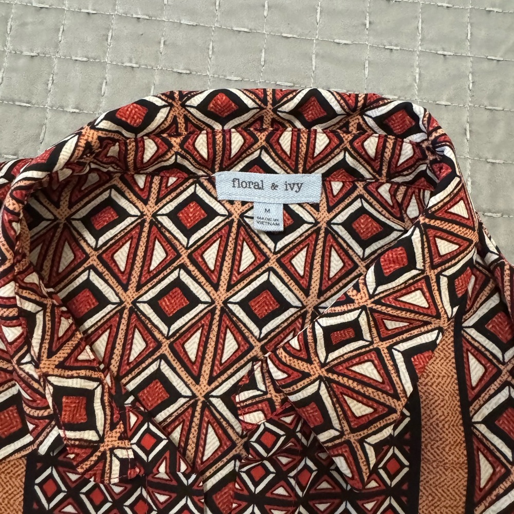 Chic Diamond Patterned Button Down Shirt - image 2